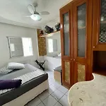 Quarto Privado Em Apto Pe Na Areia - Residencia Familiar